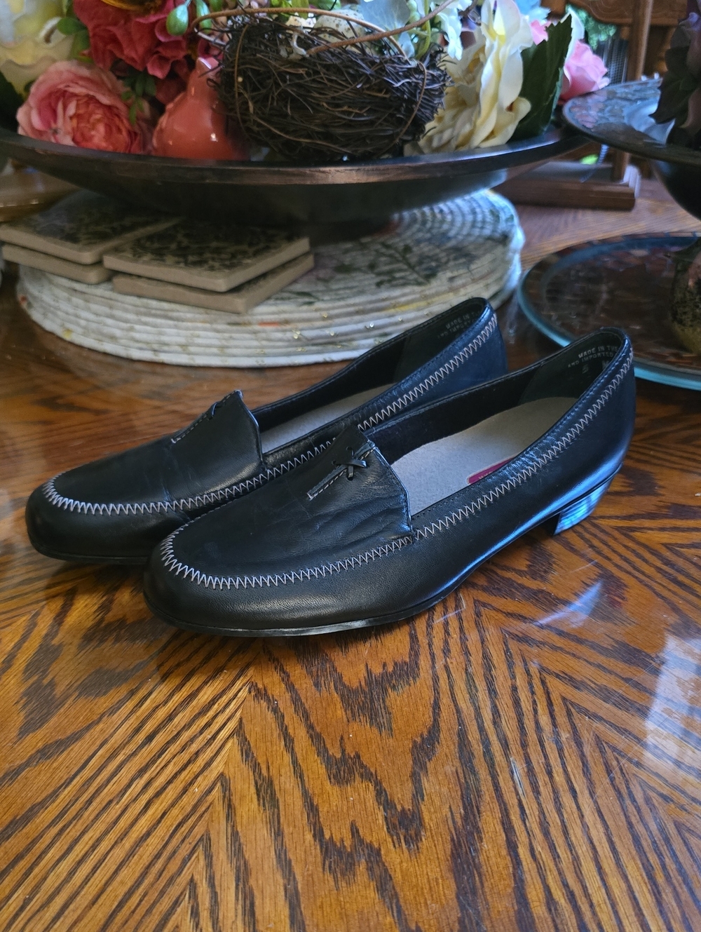 NWT Munro American Leather Flats